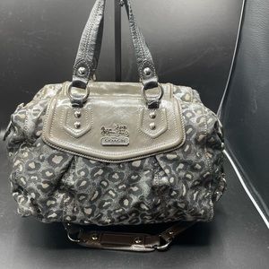 Coach beautiful leopard silver, gray and black color in great condition.